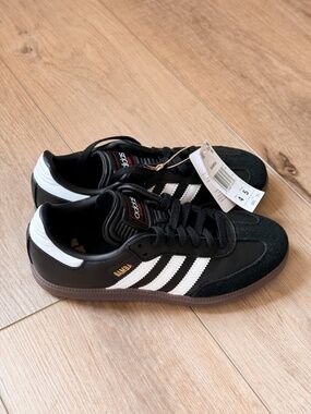 ADIDAS SAMBAS BLACK MENS 4/WOMENS 5 NWT